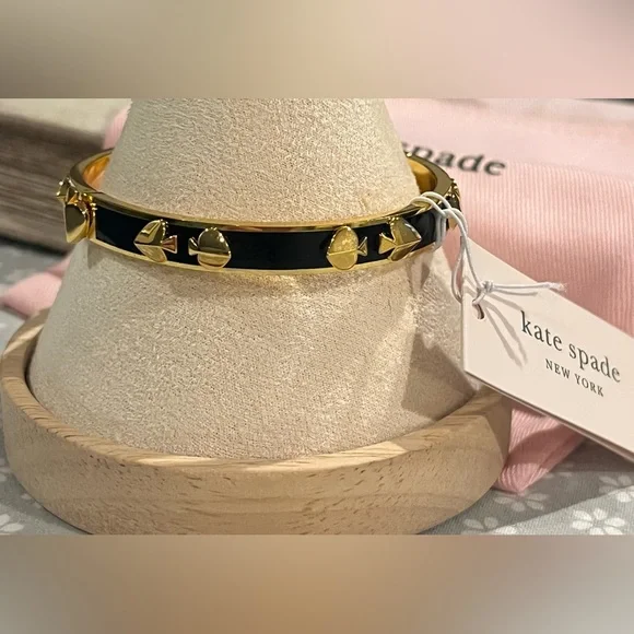 Kate Spade Black and Gold Heritage Spade Bangle Bracelet new with dust bag - Picture 3 of 8
